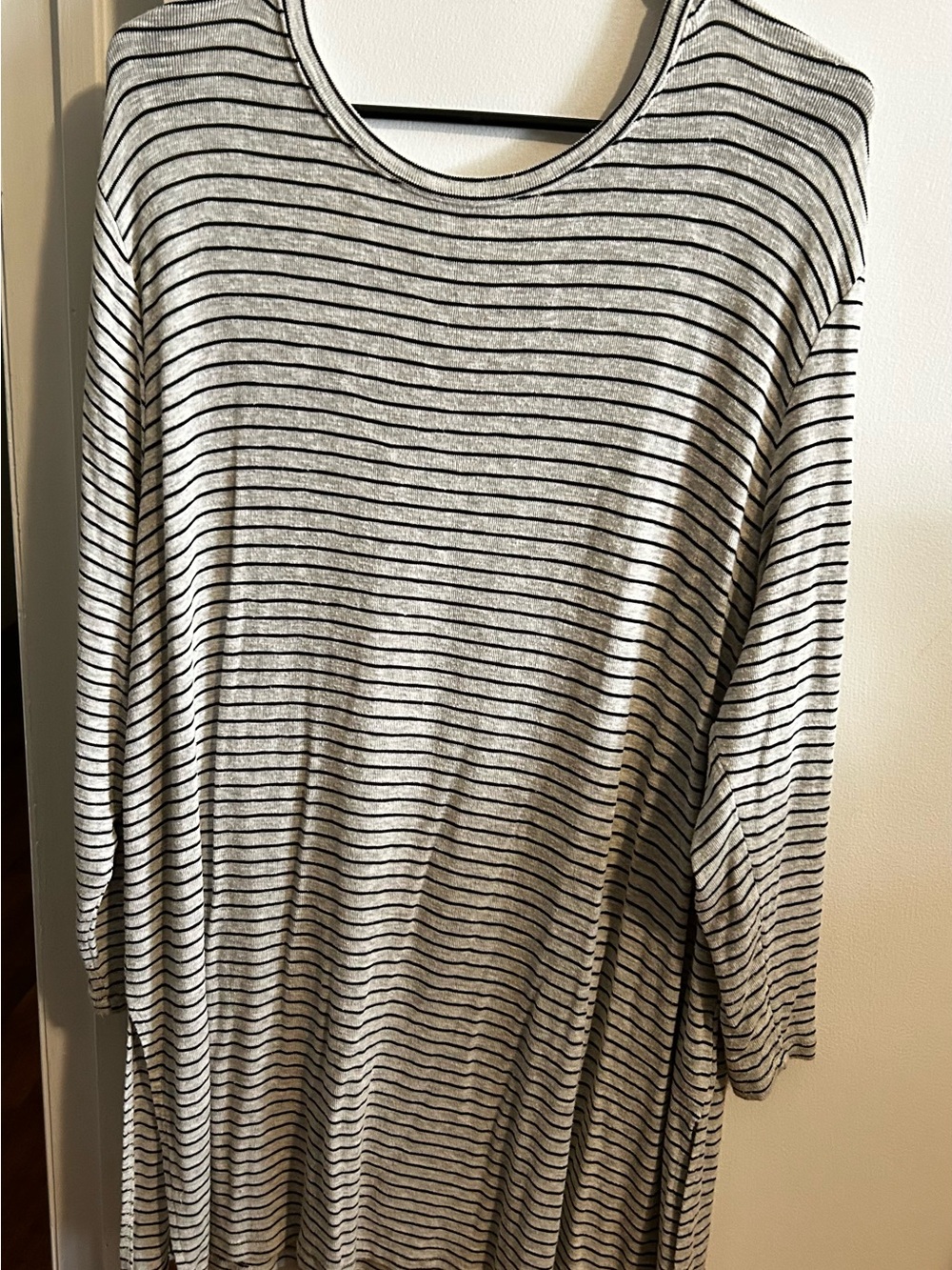 Old Navy Black & White Striped Long Sleeve Top - Picture 2 of 4